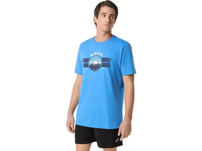 UNISEX ASICS EST 1977 MOUNTAIN TEE