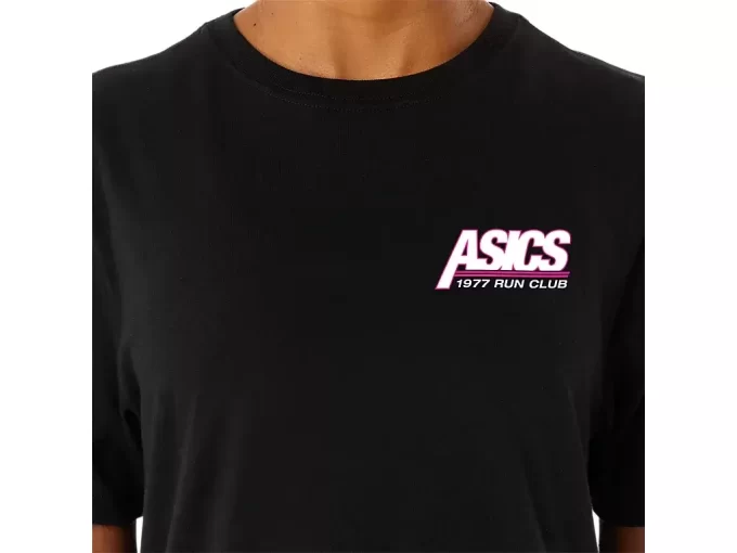 UNISEX ASICS SMSB 1977 RUN CLUB KORTÄRM TEE UNISEX ASICS SMSB 1977 RUN CLUB KORTÄRM TEE